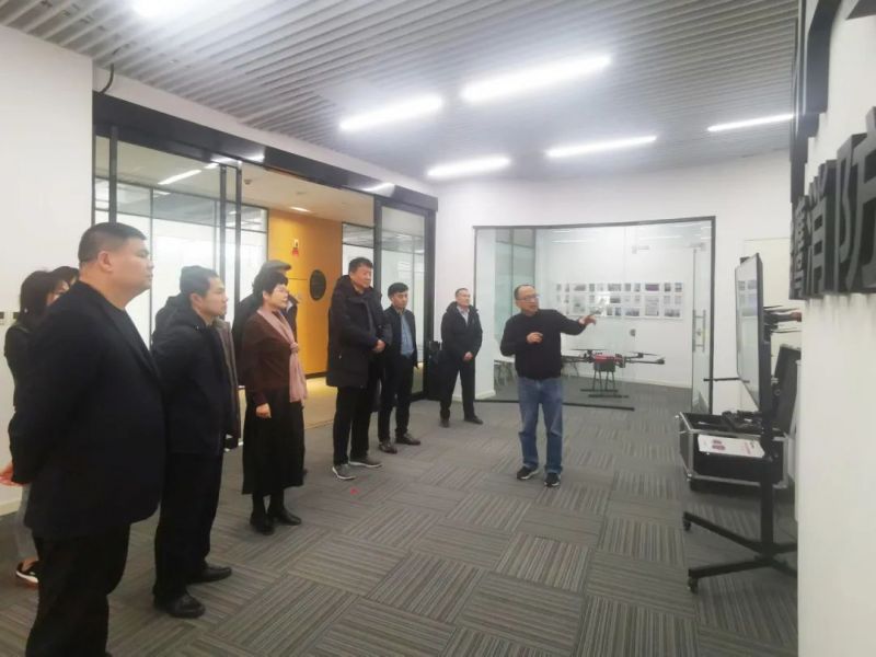 河南省消防協會會長王建剛一行到獵鷹調研